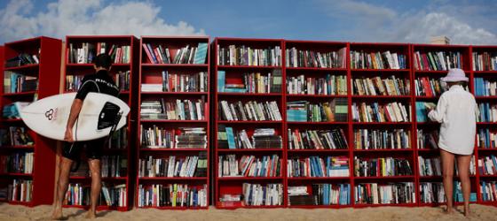 libreria in spiaggia, autrice Lisa Maree Williams, copyright Getty Images 2010