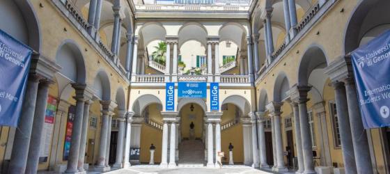 foto dell'atrio di Balbi 5 allestito per InfoPoint