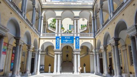 foto dell'atrio di Balbi 5 allestito per InfoPoint